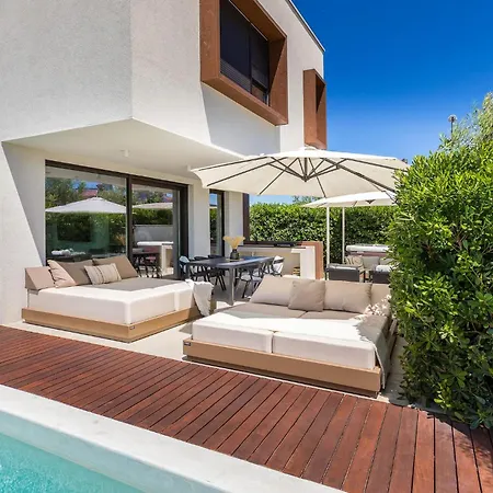 Luxurious Home In Pula בית נופש פולה