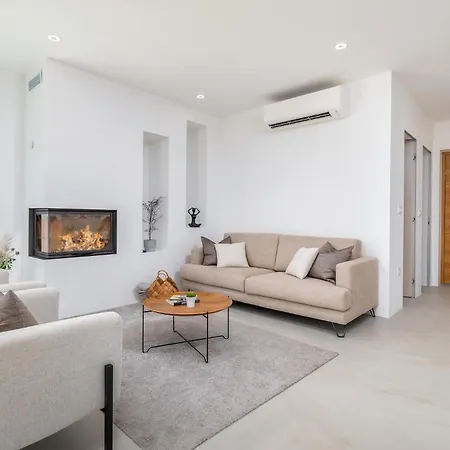 3 Bedroom Gorgeous In Σπίτι διακοπών *