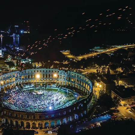 펜션 3 Bedroom Gorgeous In *