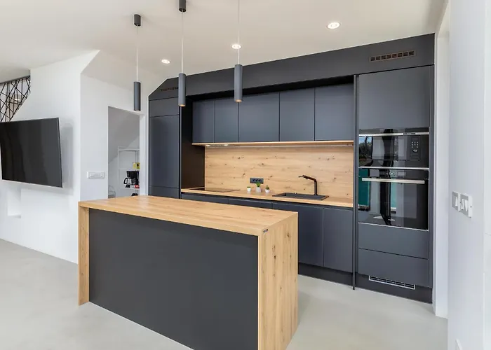 3 Bedroom Gorgeous In Ferienhaus *