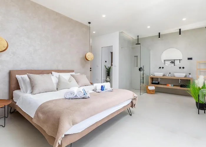 Vakantiehuis 3 Bedroom Gorgeous In *